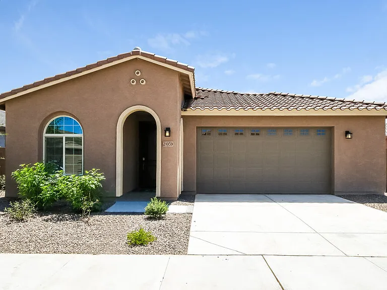 21059 E Estrella Rd — Photo 1