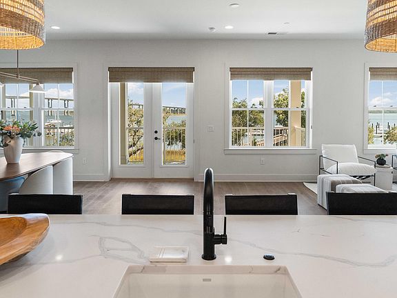 3rd image of 600 Waterman St #732
