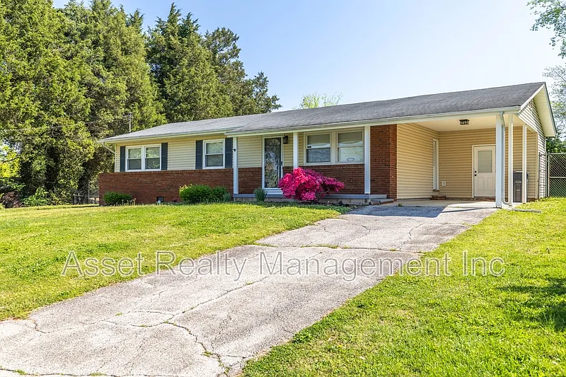 3 bed, 1.0 bath, 1125 sqft, $1,895 — Photo 3