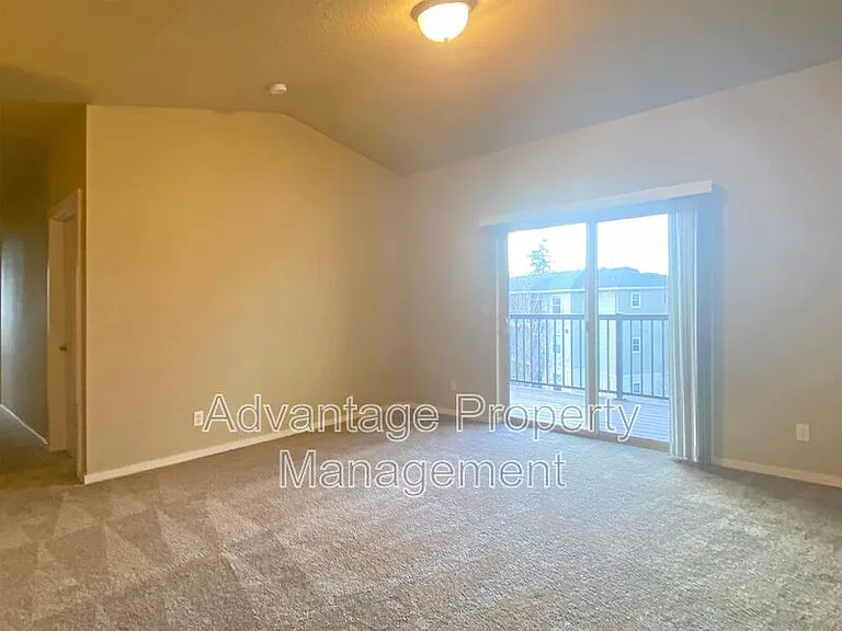 519 Catron St N #2 — Photo 2