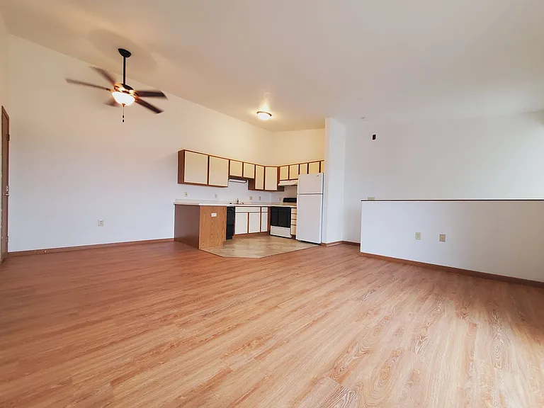 255 Louise Dr — Photo 7