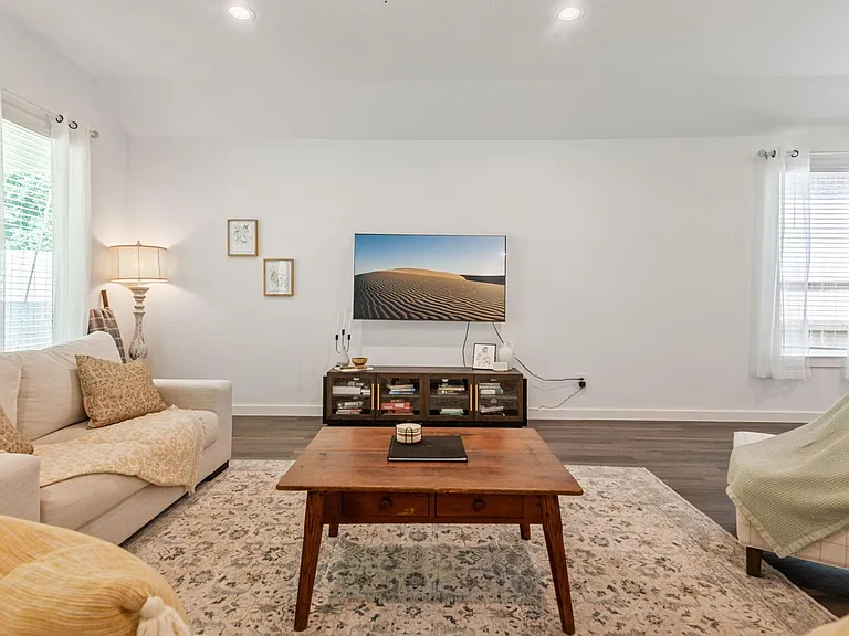 560 Newcomb Hollow Dr — Photo 22