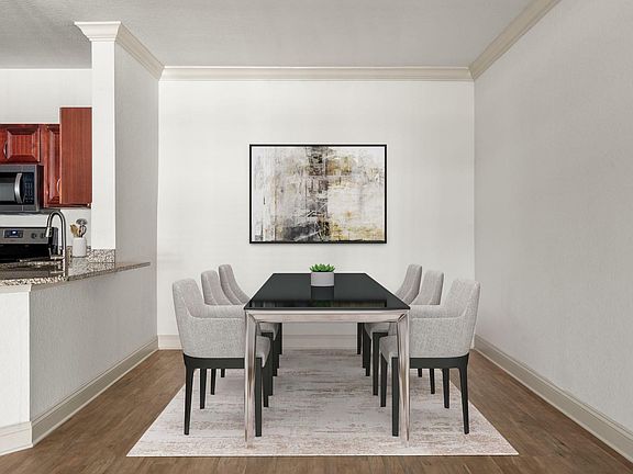 Village at Baldwin Park - Dining Area