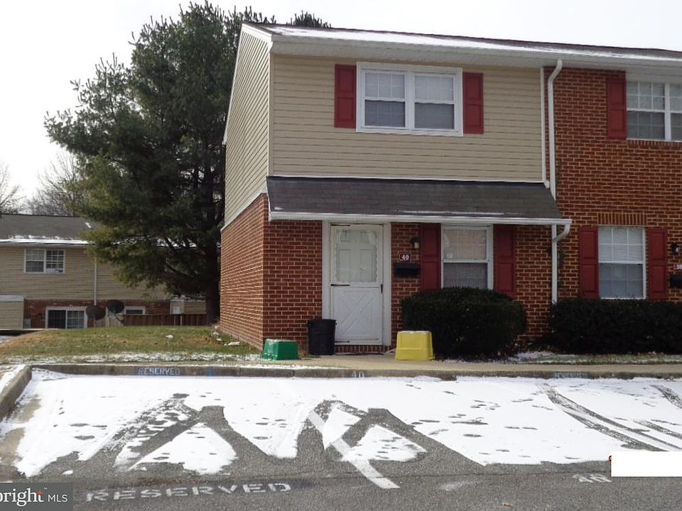1st image of 40 Heritage Ct