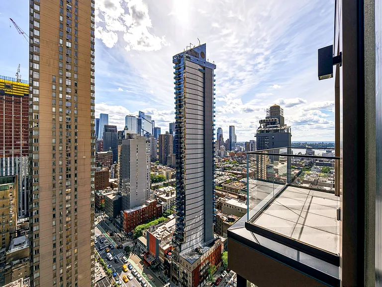 250 W 49th St #12703 — Photo 15