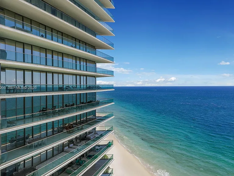 18975 Collins Ave #3000 — Photo 31