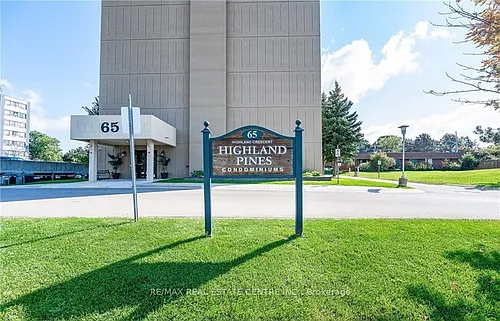 65 Highland Cres Photo 1
