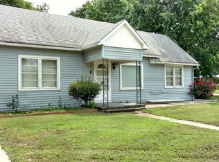 621 W 8th St, Harper, KS 67058