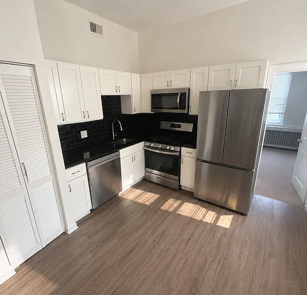 1627 Wolf St #2 — Photo 1