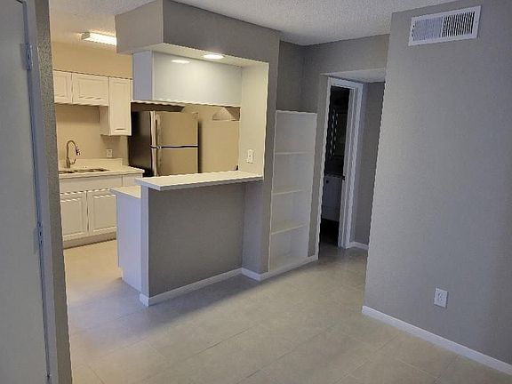5th image of 1516 Bay Area Blvd #F9