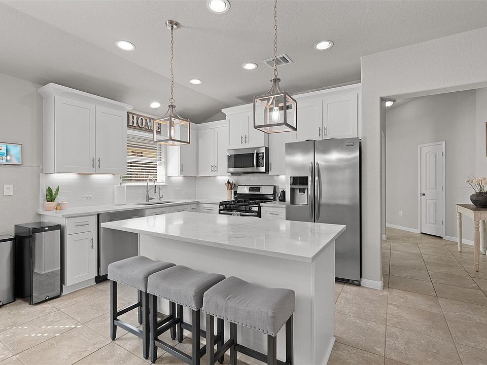 1st image of 524 Longhorn Cavern Rd