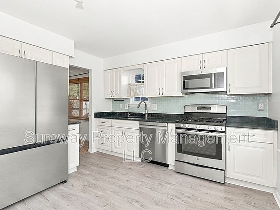5th image of 239 Lafayette Dr