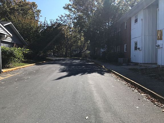 4th image of 44H E Cambridge Ct