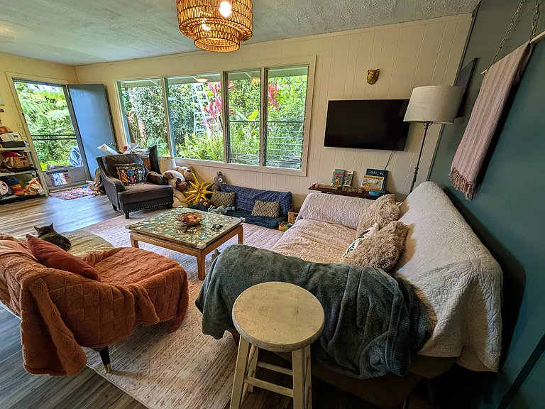 811 Waianuenue Ave — Photo 1