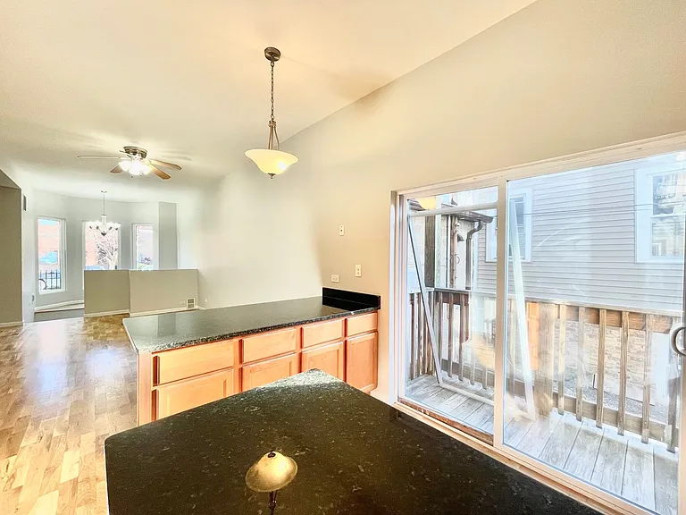 1644 N California Ave — Photo 4