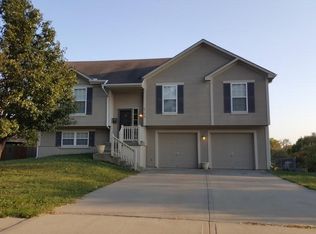 109 S Circle Dr, Belton, MO 64012
