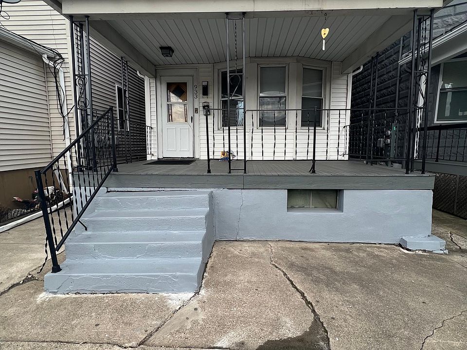 1st image of 933 W Market St APT 2