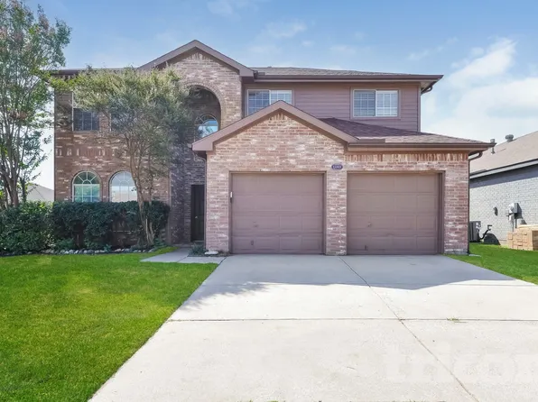 1085 Harriman Dr, Saginaw, TX 76131