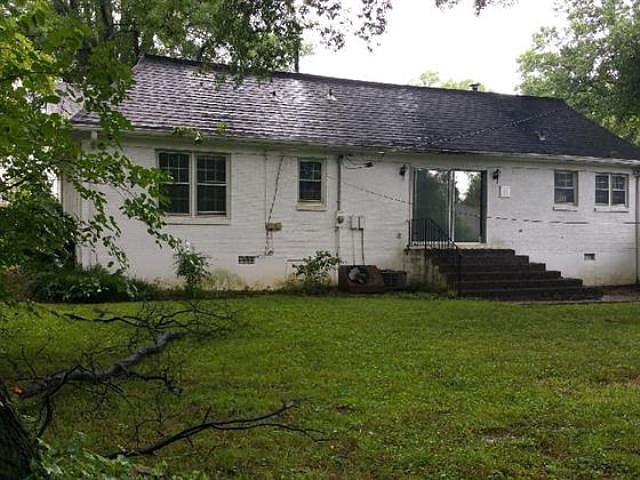 1st image of 984 N Idlewild St