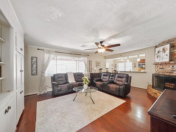 4th image of 1114 Laurel Valley Dr