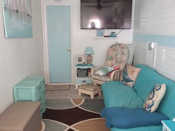 2nd image of 73 Thorpe St
