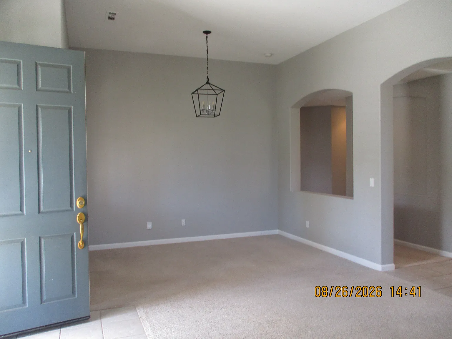3 bed, 1861 sqft, $3,200 — Photo 2