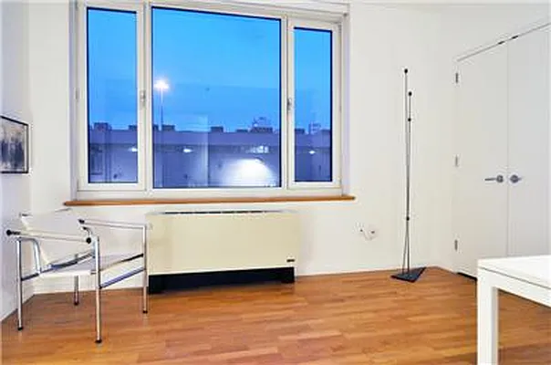 Sold by (Legacy) Elegran | media 17