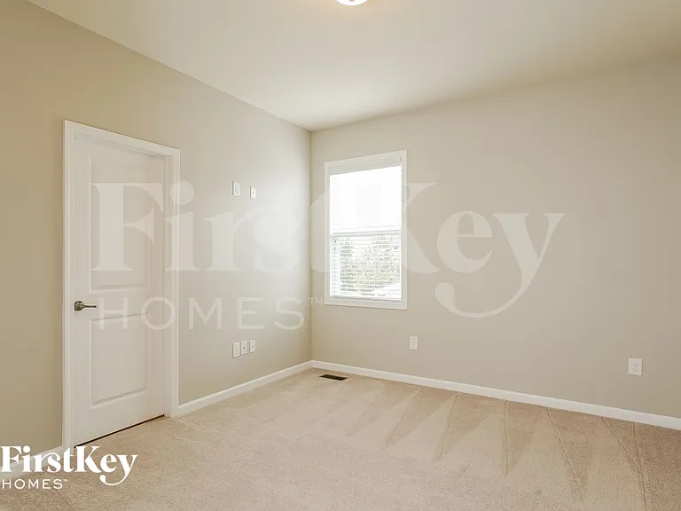 175 Heathwood Dr — Photo 12