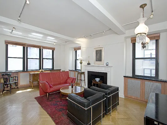 Sold by Sotheby's International Realty | media 9