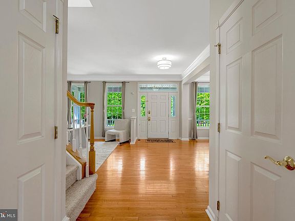 5th image of 25138 Justice Dr