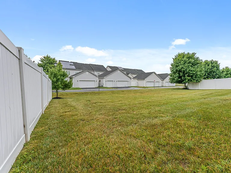 161 Star Dr — Photo 31