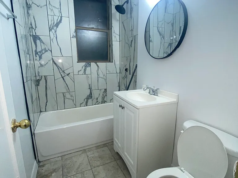 1365 W Estes Ave #2P — Photo 9