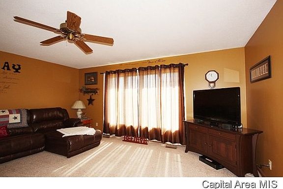 2nd image of 506 Kleinbeck St