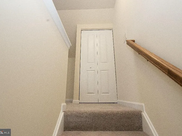 10 Skip Ln — Photo 29