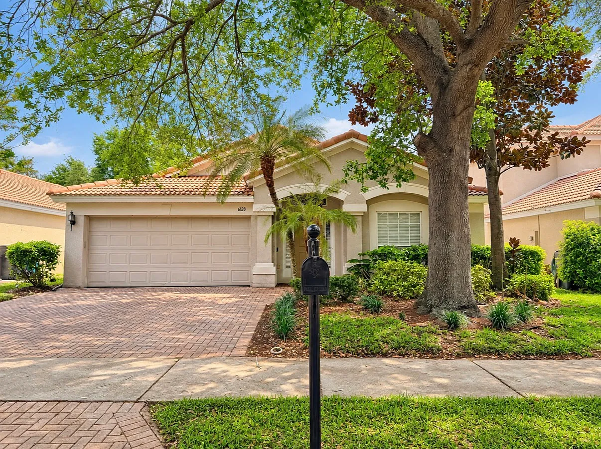 4 bed, 2039 sqft, $3,200 — Photo 1