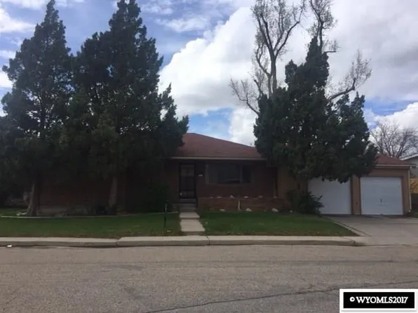 920 Missouri Cir, Casper, WY 82609