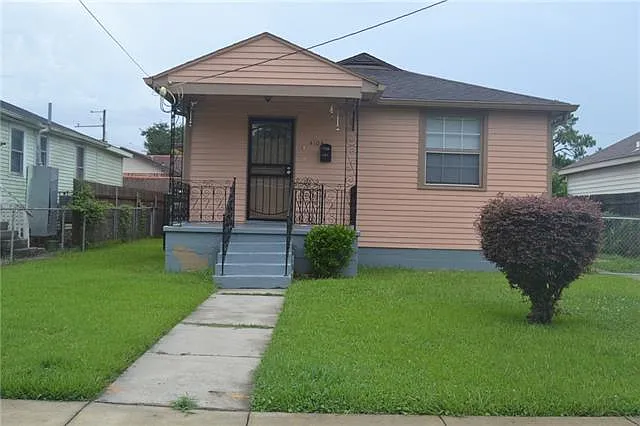 4304 Van Ave — Photo 2