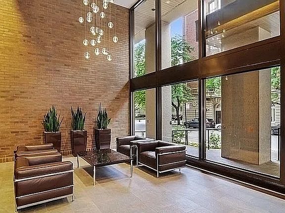 2nd image of 2650 N Lakeview Ave APT 3105