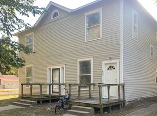 421-425 S C St, Arkansas City, KS 67005
