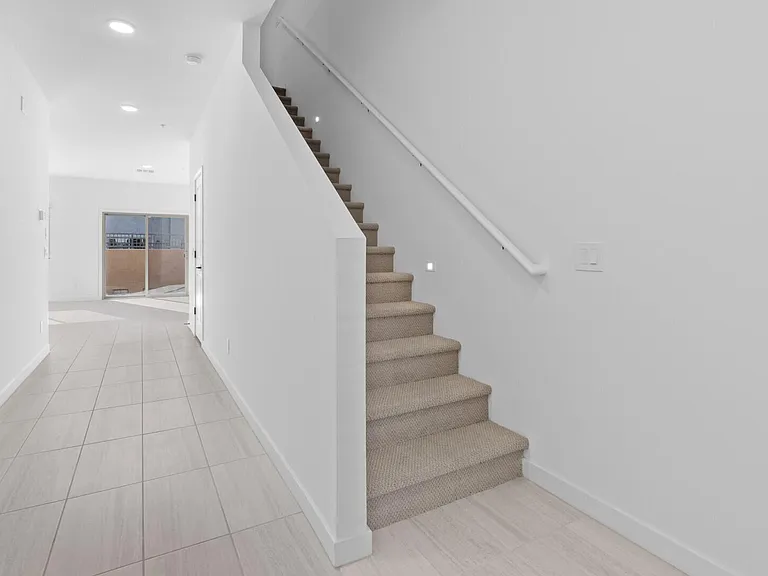 2831 W White Feather Ln — Photo 2