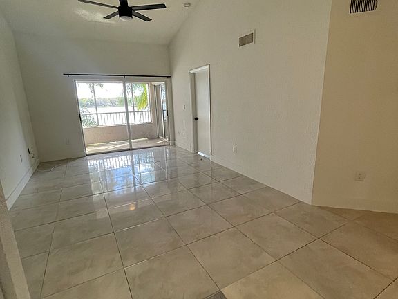 5th image of 2831 Oakland Forest Dr #310