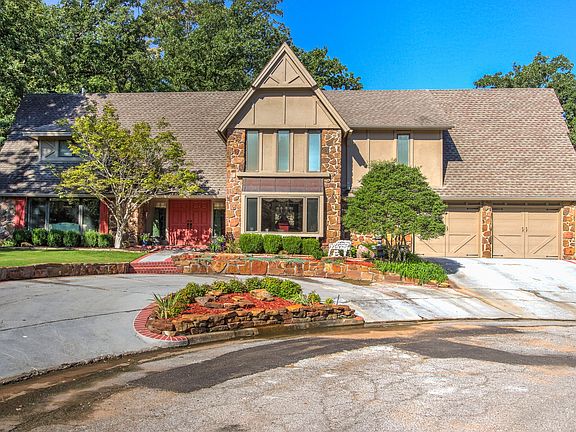 2-Car and Circle Drive.