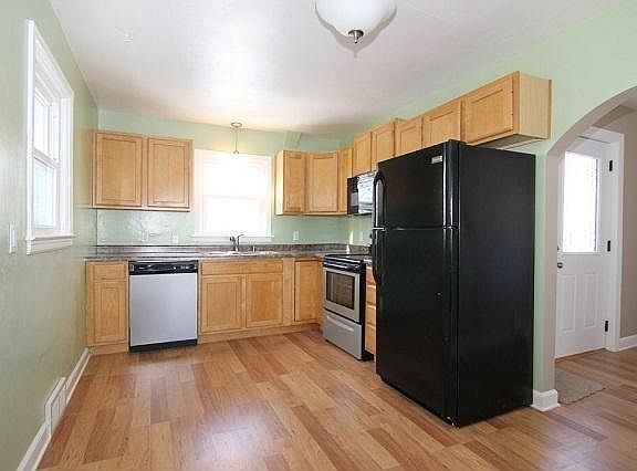 5th image of 1301 Northport Dr