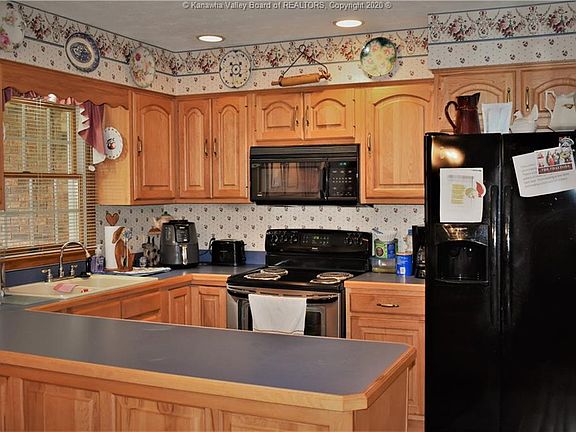 3rd image of 817 Honaker Dr