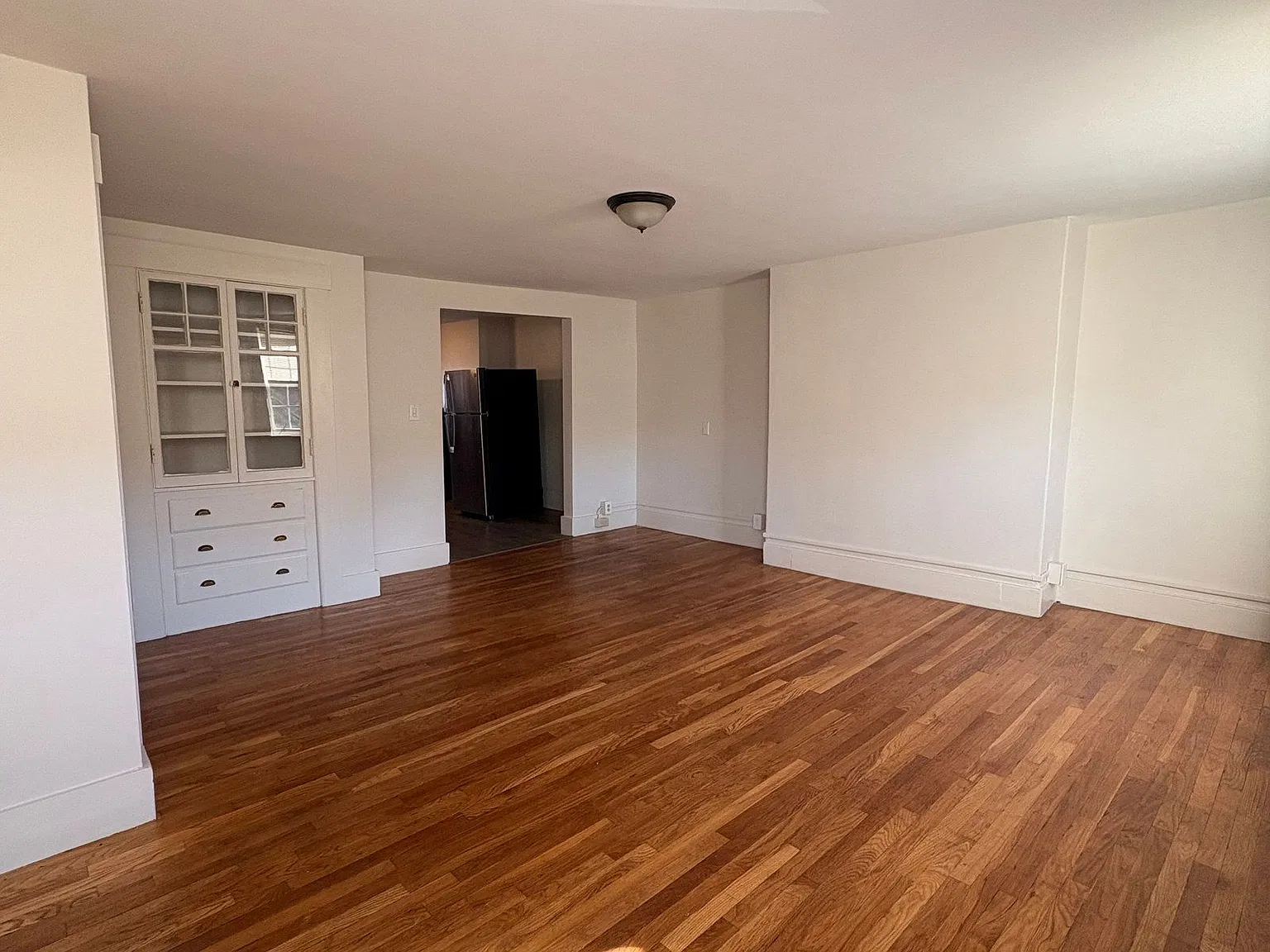 2 bed, 1.0 bath, $1,775 — Photo 2