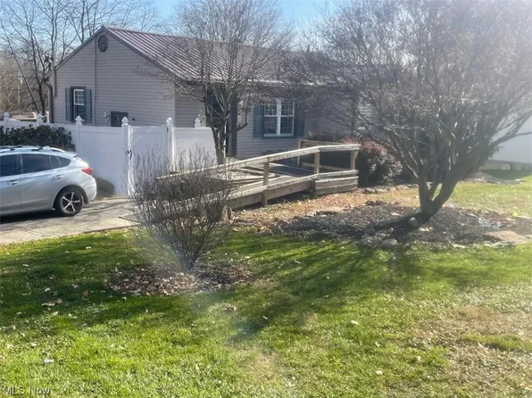 2117 N Price St, Hubbard, OH 44425