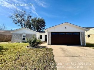 1237 N Knowles Dr, Saginaw, TX 76179