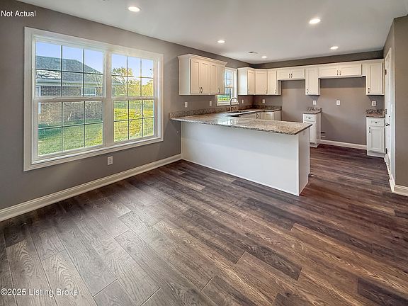 4th image of 132B Lanai Dr