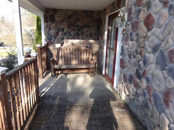 5th image of 76 Wineberry Ln