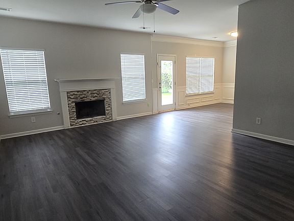 3rd image of 4305 Fourth Rail Ln